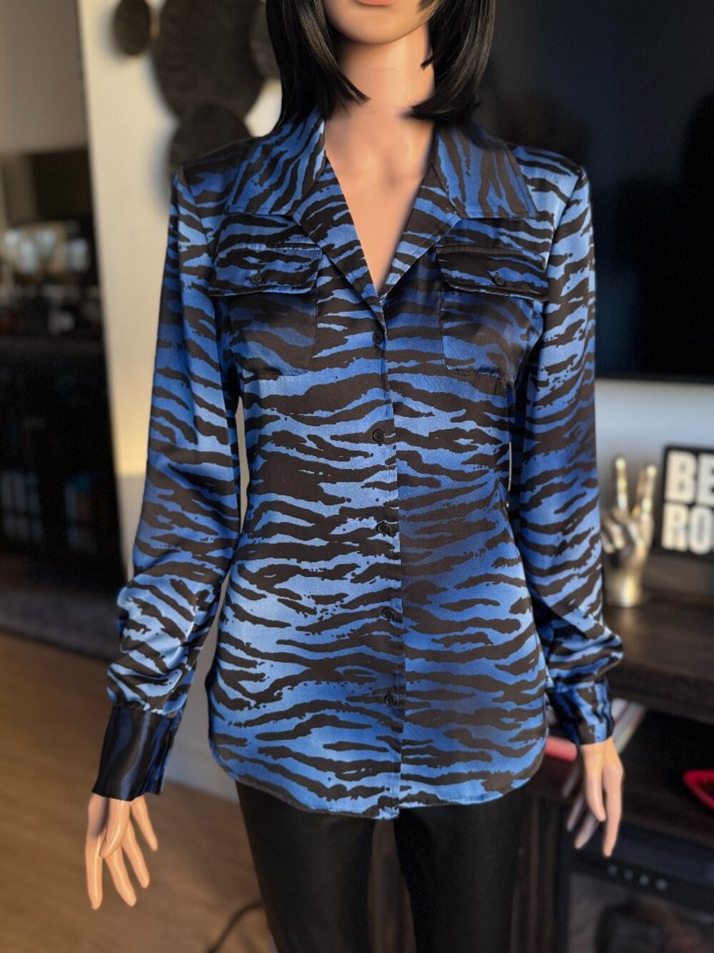 JONES NEW YORK Signature Wild Blue Black Zebra Tiger Satin Blouse | M | EUC